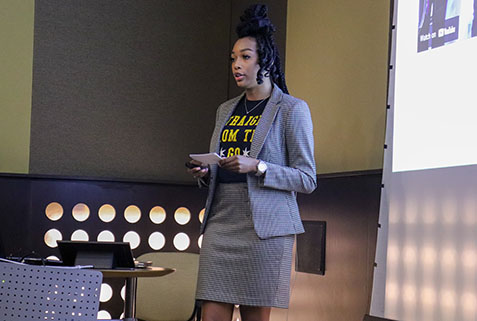 Raven Smith presents at a pitch event.