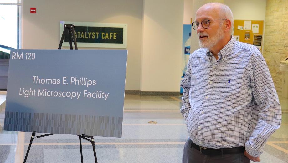 Thomas Phillips, retired Curators’ Distinguished Teaching Professor and biological sciences professor, speaks during a ceremony renaming the room inside the Bond Life Sciences Center that houses the Advanced Light Microscopy Core the Thomas E. Phillips Light Microscopy Facility in his honor.